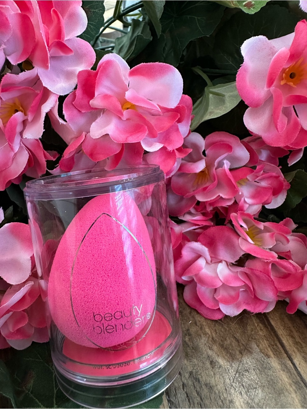 Beautyblender Pink Makeup Sponge - the original Blending Sponge